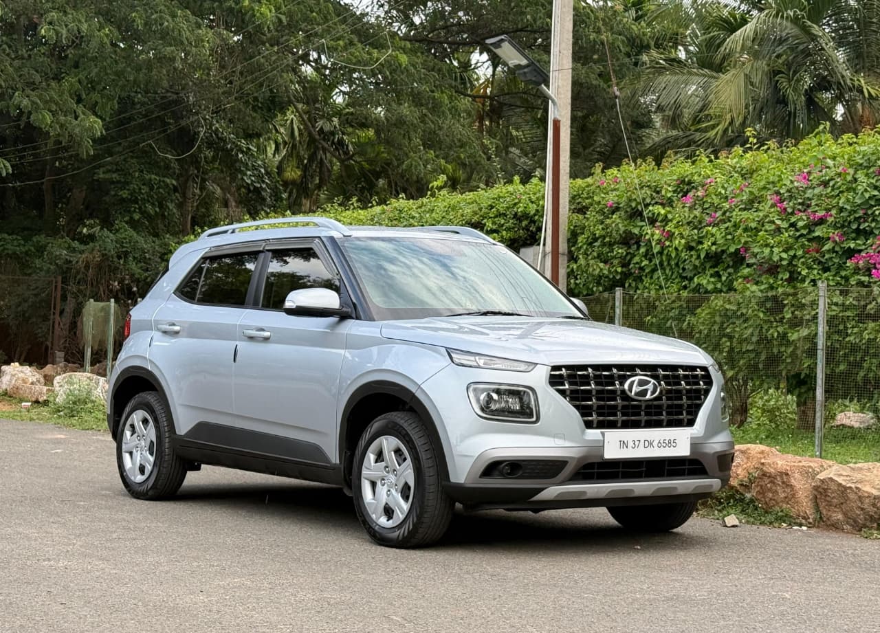 Hyundai Venue - Image 2